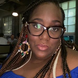 Meet your Posher, Candace